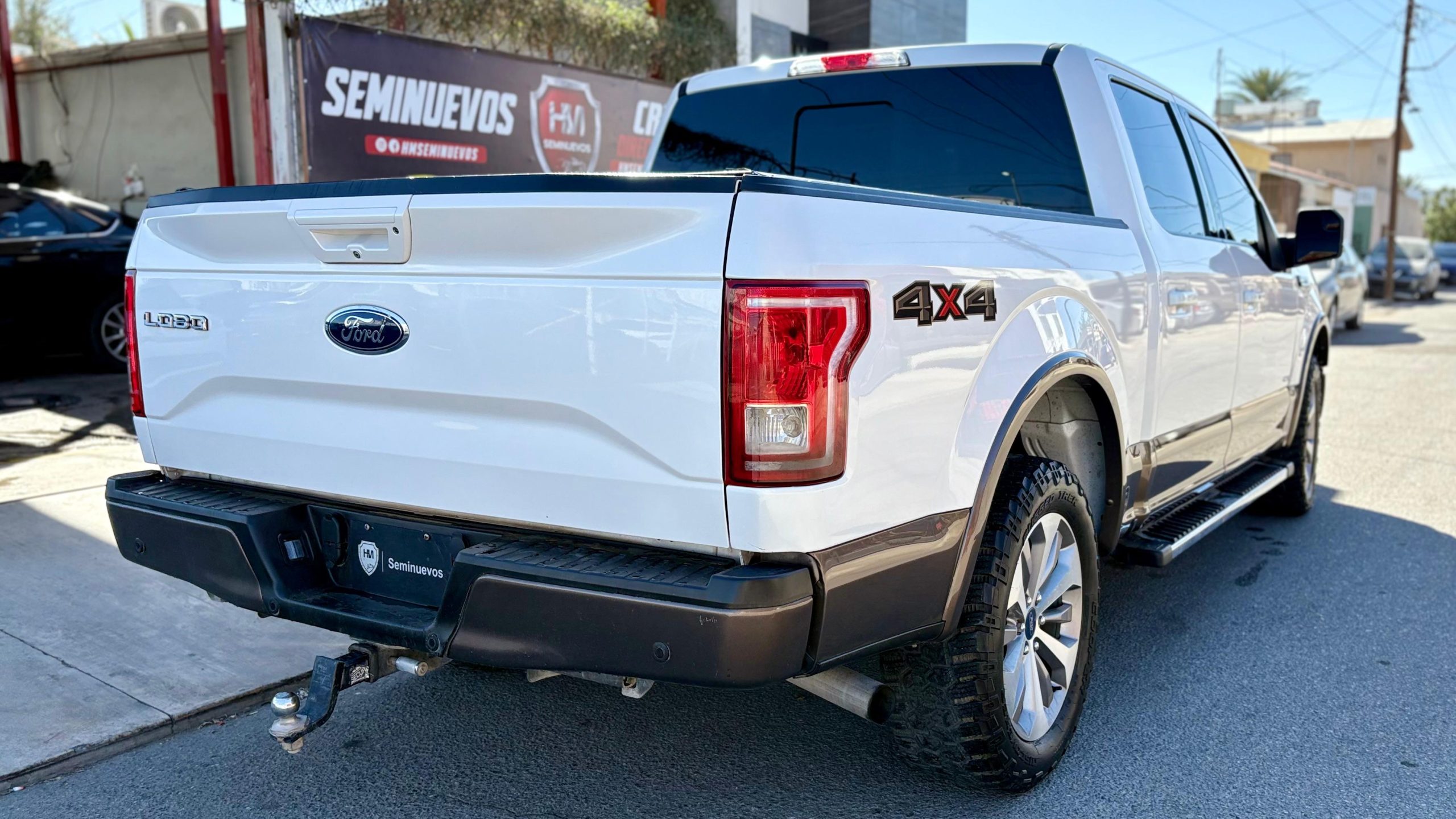 FORD LOBO LARIAT