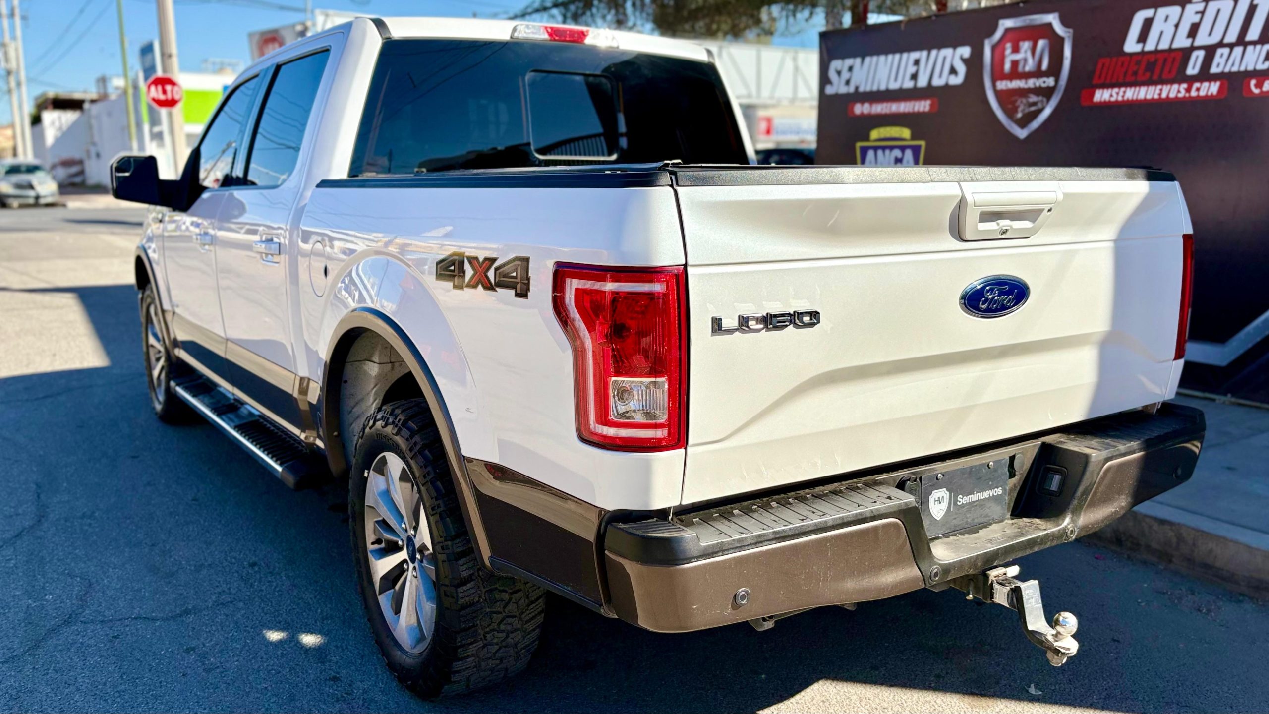 FORD LOBO LARIAT