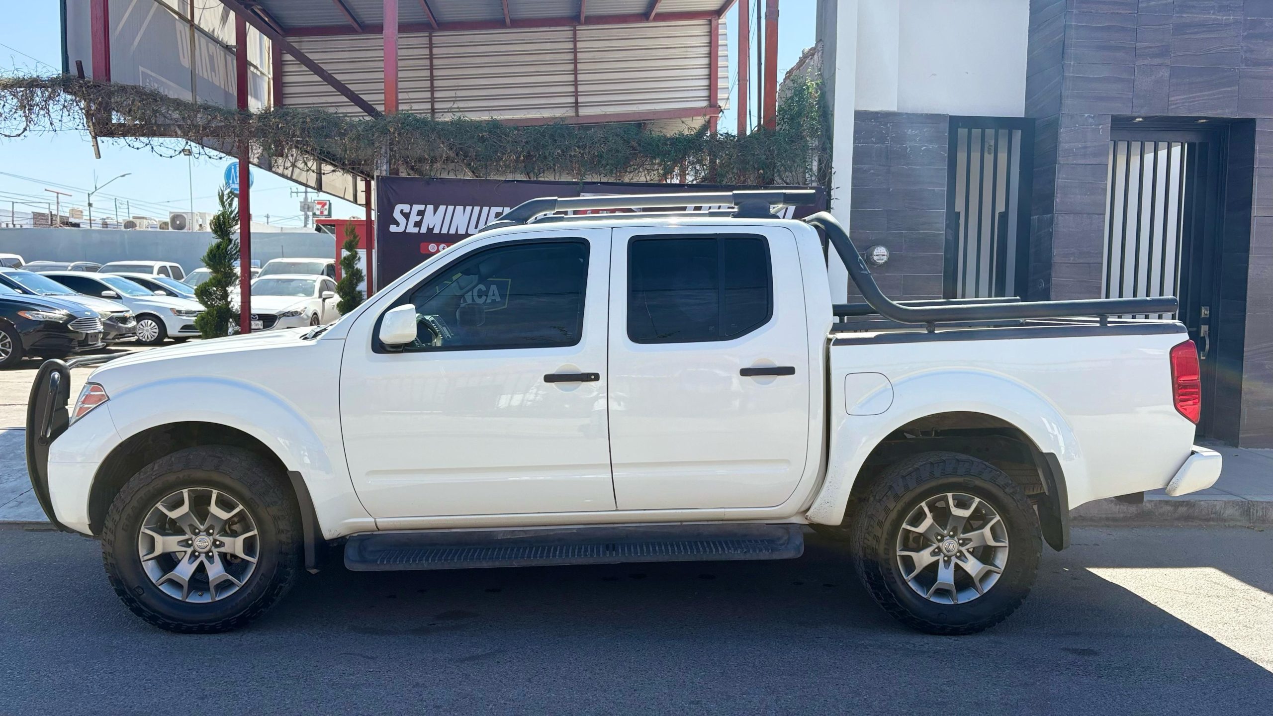 NISSAN FRONTIER PRO-4X