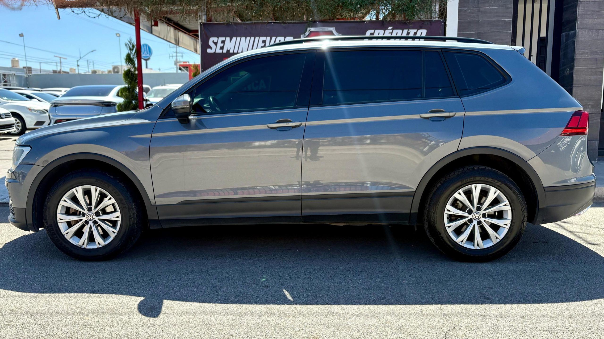 VOLKSWAGEN TIGUAN TRENDLINE
