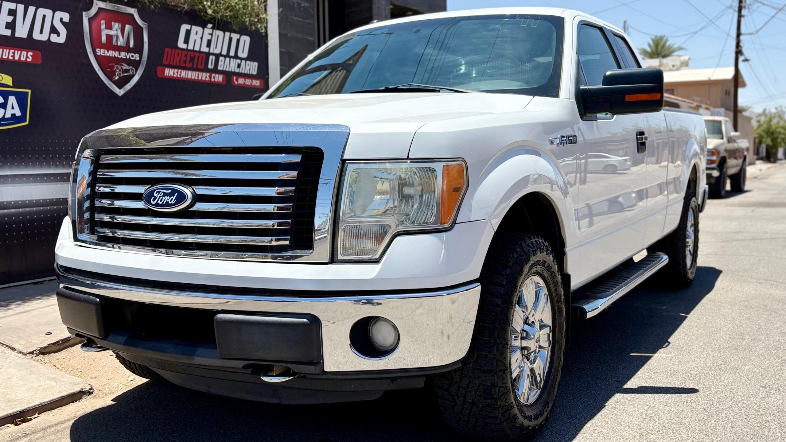FORD F-150 XLT 4X4