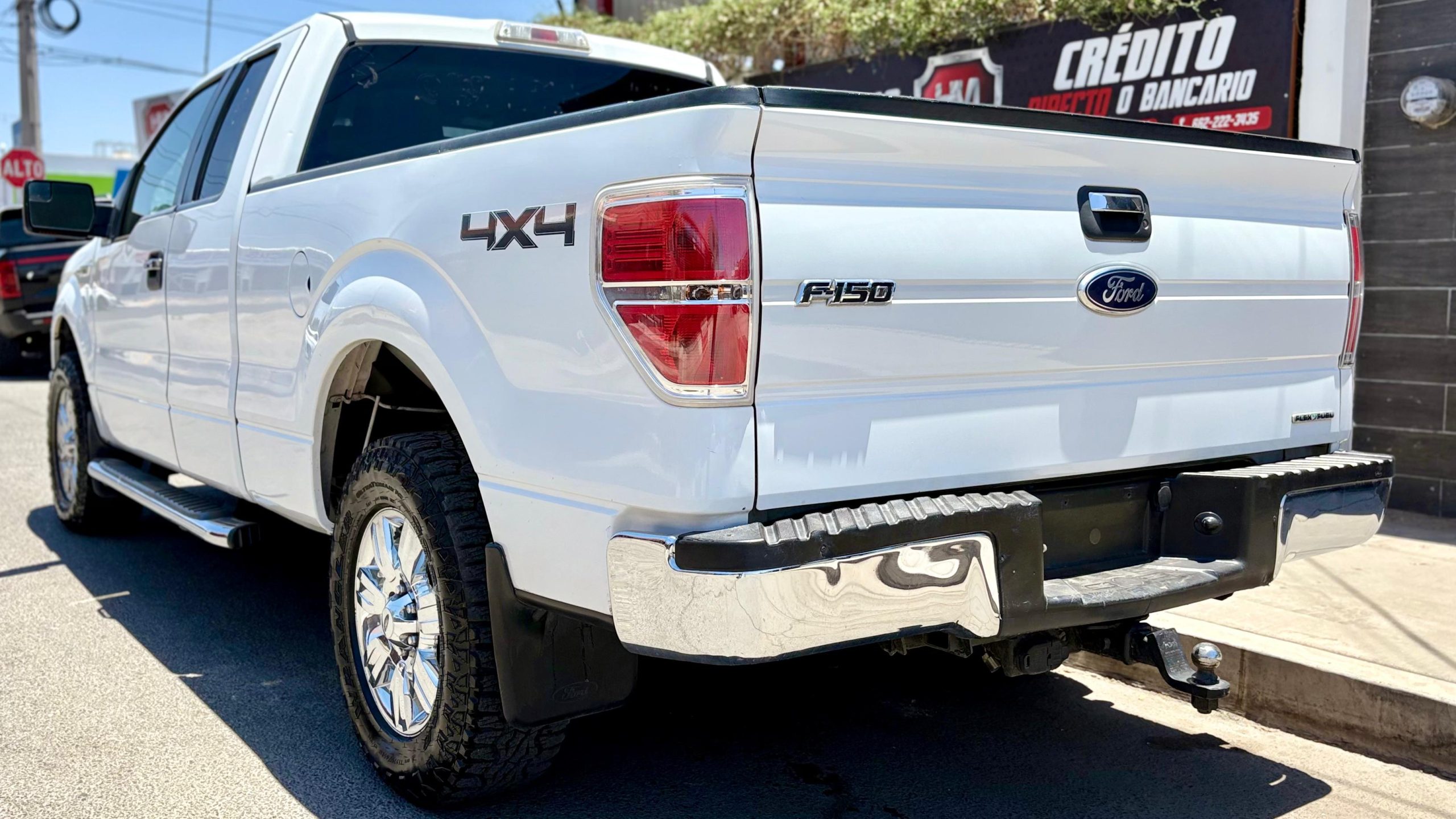 FORD F-150 XLT 4X4