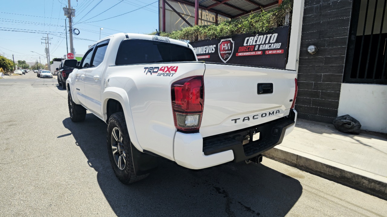 TOYOTA TACOMA 4X4