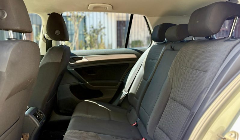 
								VOLSKWAGEN GOLF COMFORTLINE 2016 full									